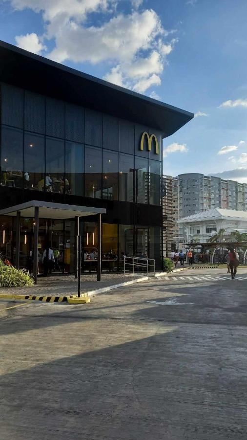 1Br With Extra Room At One Regis- Megaworld Bacolod Bagian luar foto
